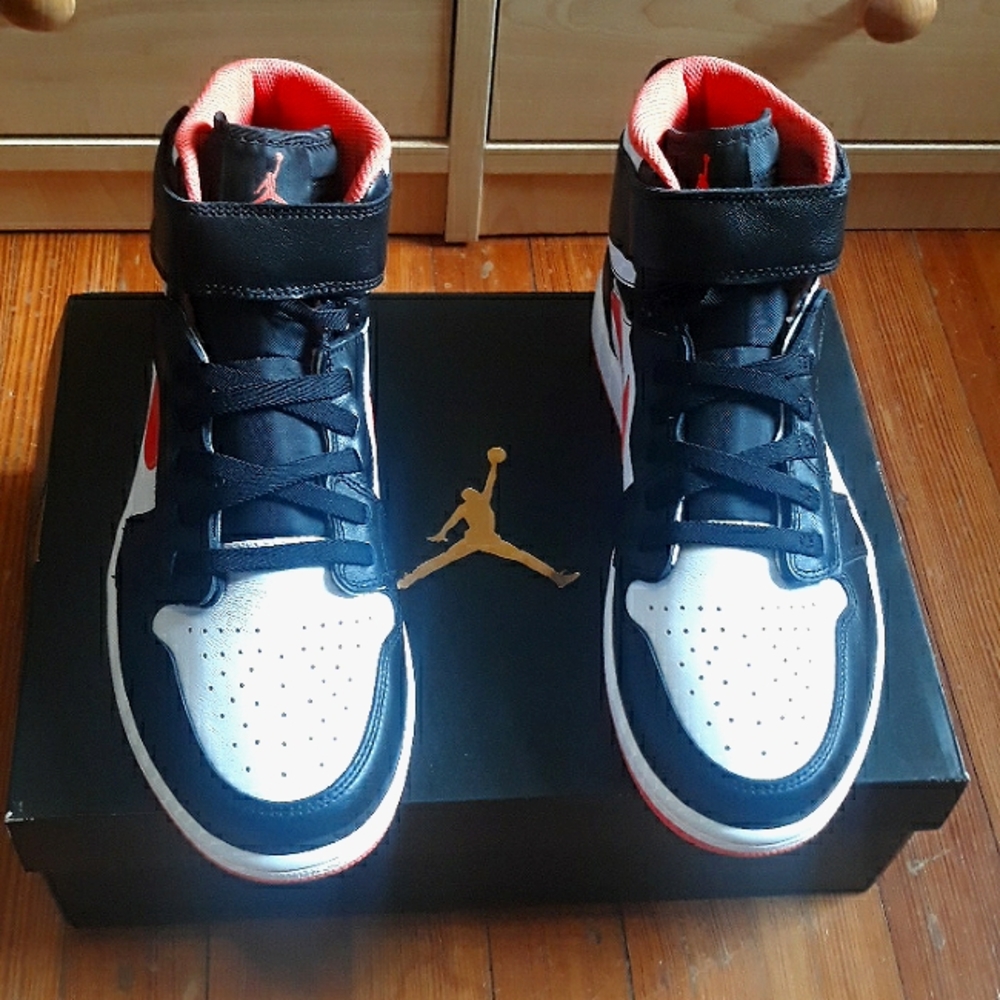 New Nike Air Jordan 1 Hi Flyease (Orange, 10.5)